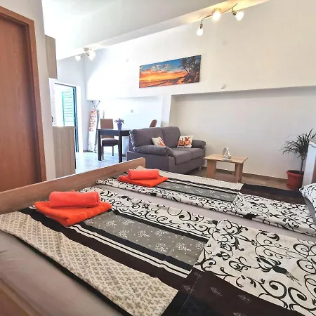 Mini Dora * Kaštela