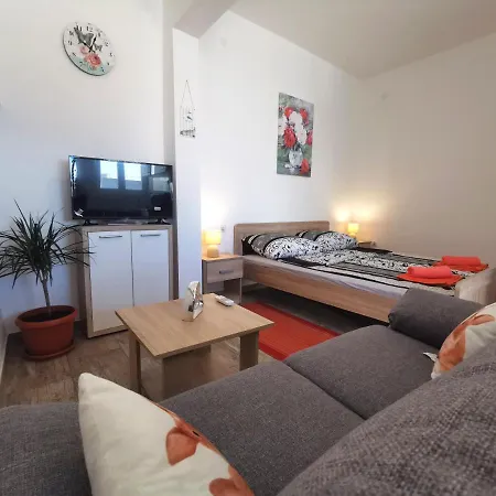 Mini Dora Apartment Kastela